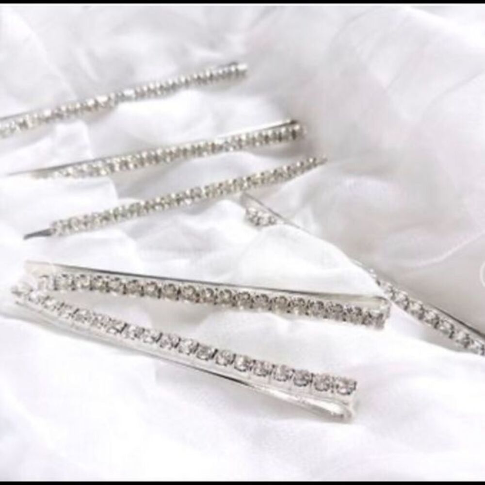 ⭐️HP⭐️ Set of 6!!! Crystal hair pins
